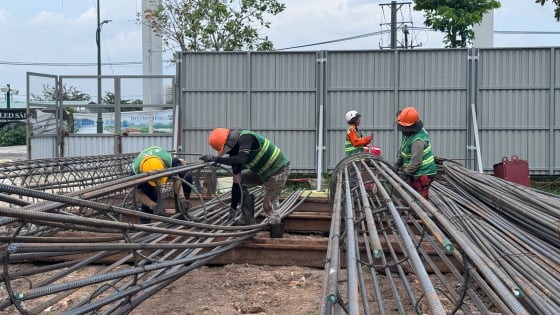 Cầu đi bộ bắc qua sông Sài Gòn mới đạt 20%, có khả năng chậm tiến độ