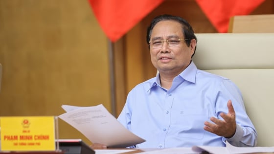 Thủ tướng yêu cầu khẩn trương hoàn thiện, trình Bộ Chính trị 2 nghị quyết rất quan trọng