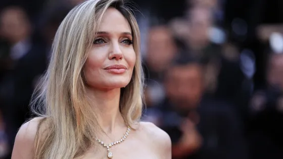 Angelina Jolie chuẩn bị bán biệt thự hơn 100 năm tuổi