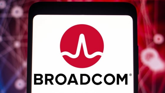 CEO Apple Tim Cook mang đến tin cực sốc cho nhà đầu tư: Broadcom giữ chìa khóa sống còn của iPhone