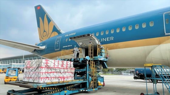 Xuất khẩu hàng không Việt Nam tới Mỹ, châu Âu bùng nổ do nhu cầu từ Trung Quốc suy yếu 