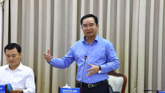 Giải ngân đầu tư công thấp, Chủ tịch TP.HCM yêu cầu áp dụng cơ chế “thẻ vàng”, “thẻ đỏ” với đơn vị chậm tiến độ