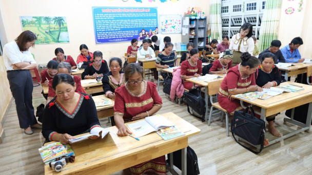 Mở lớp xóa mù chữ cho người dân, điểm sáng về giảm nghèo bền vững ở Lâm Đồng