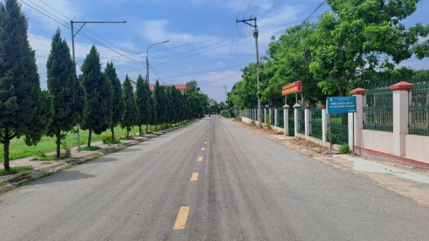 Đây là xã nông thôn mới đang 'chơi lớn' của Thái Nguyên, đường rải nhựa Asphalt phẳng lì