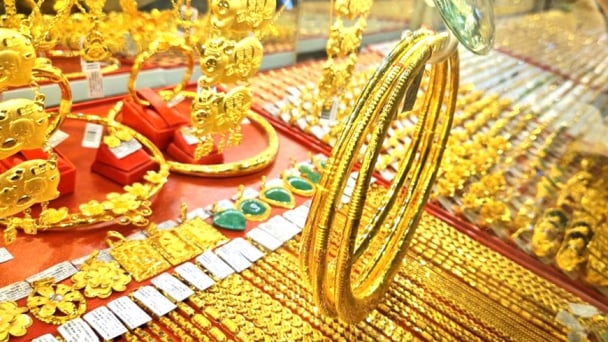 Giá vàng hôm nay 3/5: Chênh lệch mua bán cao, chuyên gia khuyến cáo điều này