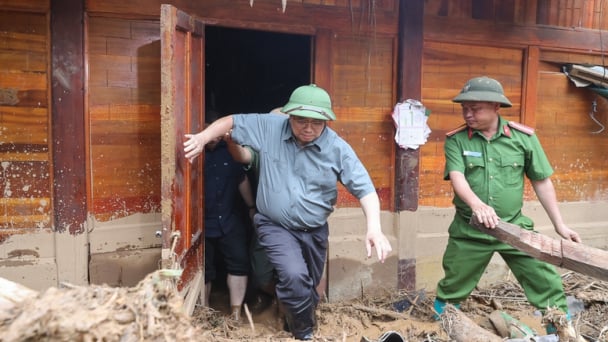 Thủ tướng yêu cầu chậm nhất tháng 9 phải bố trí đất, xây dựng lại nhà ở cho các hộ bị mất nhà do thiên tai