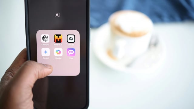 AI viết email 100 chữ sẽ tốn năng lượng tương đương 14 đèn LED sáng trong 1 giờ