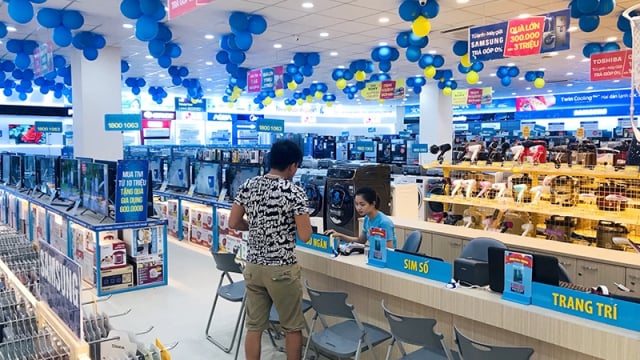 Giá hàng nghìn mẫu điện thoại, tivi, tủ lạnh... đồng loạt 'hạ nhiệt' tại Thế Giới Di Động sau 1 đêm