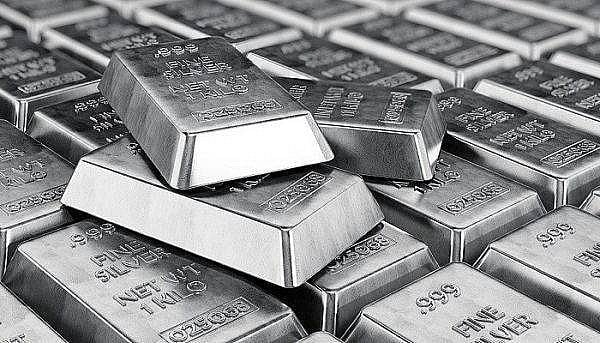 Giá bạc hôm nay 10/7: Lao dốc do áp lực từ lợi suất trái phiếu Mỹ