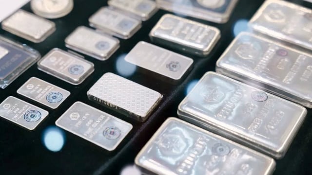 Giá bạc hôm nay 13/7: Bứt phá ấn tượng, giới trẻ đổ xô săn bạc tích trữ