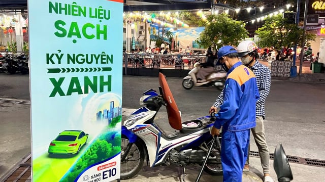 Sẽ xóa sổ xăng khoáng RON 95: Xăng E10 rẻ hơn 240 đồng/lít?