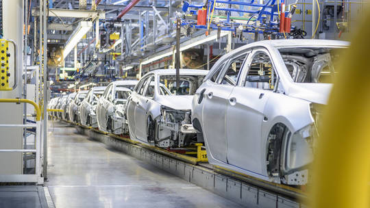 WSJ: Lý do khiến các hãng xe toàn cầu thiệt hại tới 12 tỷ USD