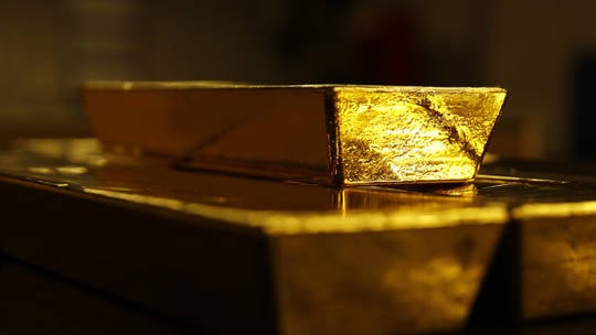 Mỹ bất ngờ tuyên bố áp thuế vàng thỏi: Cú sốc rung chuyển thị trường toàn cầu