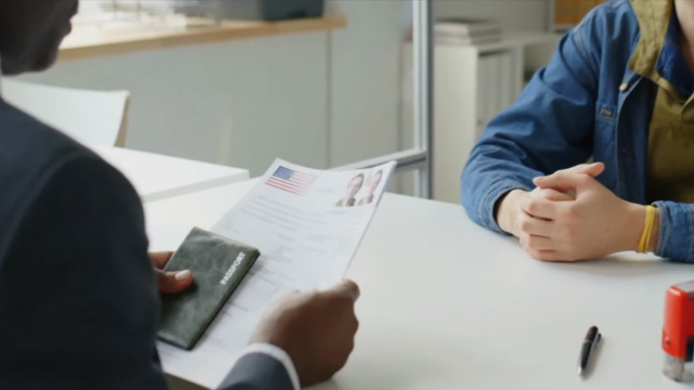 Mỹ hủy hơn 6.000 thị thực cho sinh viên quốc tế, siết visa F1, kinh tế Mỹ lo mất hàng tỷ USD