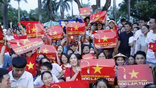 Chưa kịp nhận quà 100.000 đồng trước ngày 2/9, người dân phải làm gì để được nhận tiền?