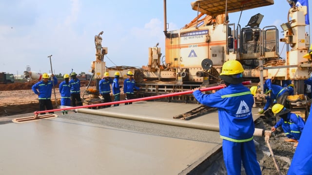 Hơn 10.000 người lao động thi công xuyên lễ 2/9 tại dự án sân bay Long Thành
