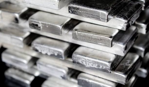 Giá bạc hôm nay 3/9: Thị trường trong nước và thế giới đồng loạt hạ nhiệt