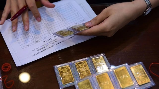 Giá vàng thị trường tự do giảm mạnh sau chỉ đạo của Thủ tướng