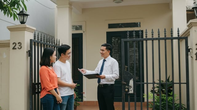 Vội bán căn hộ chung cư để 'chốt lời' mua nhà đất, cặp vợ chồng Hà Nội nhanh chóng 'lĩnh trái đắng'