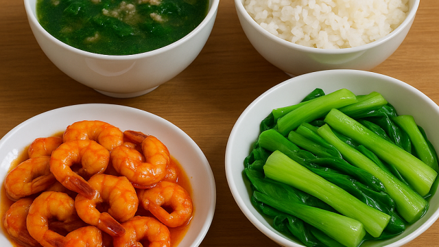  Bữa cơm tối 120 nghìn: Tôm rim mặn ngọt, cải thìa luộc thanh mát