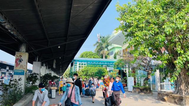 Khách du lịch hè tăng, đường sắt bổ sung nhiều tàu từ TP.HCM – Nha Trang