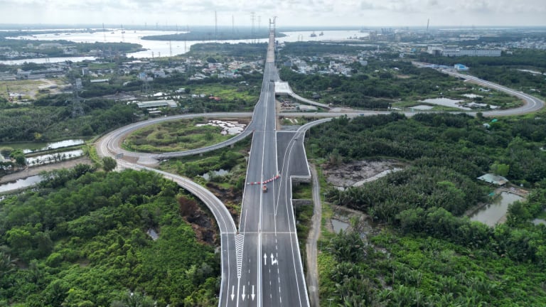 Thông xe kỹ thuật hơn 18 km cao tốc Bến Lức - Long Thành