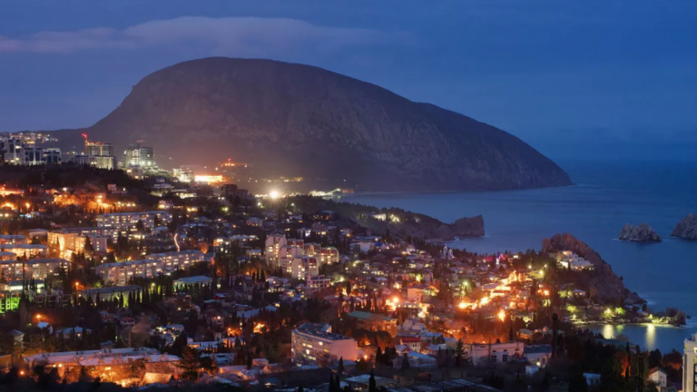 Bloomberg: Mỹ  sẵn sàng trao Crimea và các vùng lãnh thổ Ukraine cho Nga