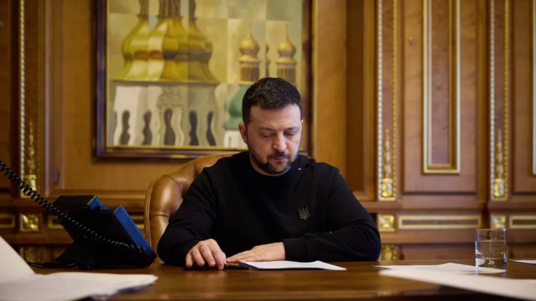Ông Zelensky trừng phạt diễn viên hề thời Liên Xô và các nghệ sĩ Nga
