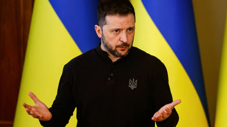'Ai cũng hiểu, nhưng tạm thời im lặng' – ông Zelensky chuẩn bị cho điều không thể tránh khỏi