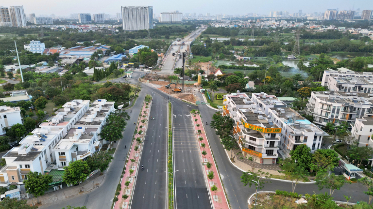 Hết vướng mặt bằng, quốc lộ nghìn tỷ nối TP.HCM với Long An tăng tốc thi công