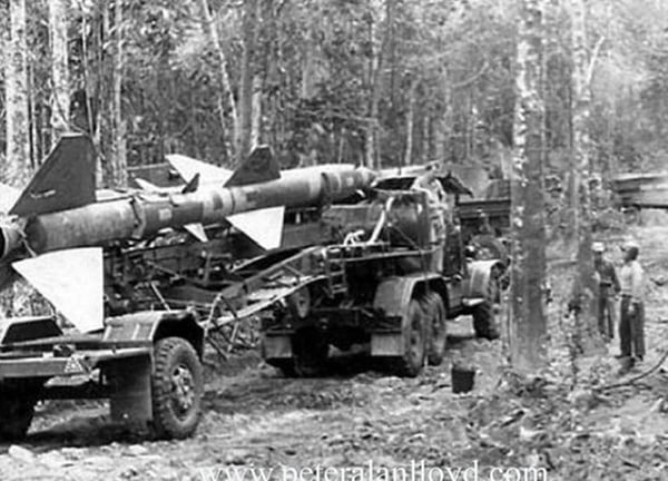 Tên lửa SAM-2 vượt đỉnh trời Trường Sơn hạ gục 'lực sĩ Hercules' như thế nào?