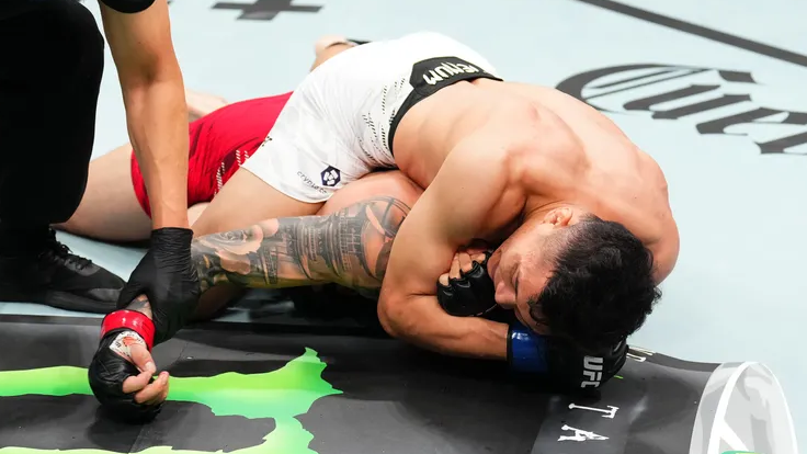 Võ sĩ Quang Lê: 'Tôi còn lâng lâng với chiến thắng đầu tiên ở UFC'