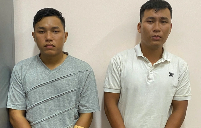 Hai anh em ruột chở nhau đi cướp tiệm vàng ở TP.HCM có thể bị xử lý thế nào?