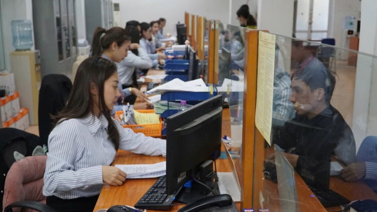 Nhóm cán bộ, công chức nào ở Hà Nội không được nghỉ hưu, thôi việc khi sắp xếp đơn vị?