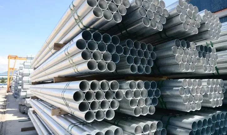 Bất chấp nới lỏng tiền tệ, giá thép và quặng sắt thế giới tiếp tục giảm