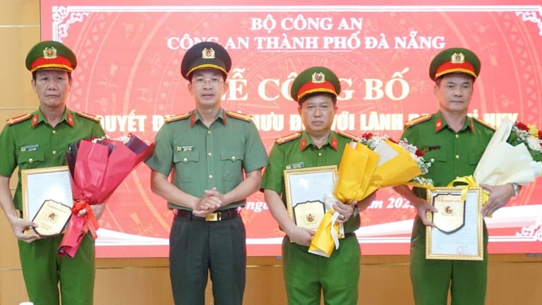 2 Trưởng phòng và 1 Phó phòng Công an TP Đà Nẵng nghỉ hưu trước tuổi