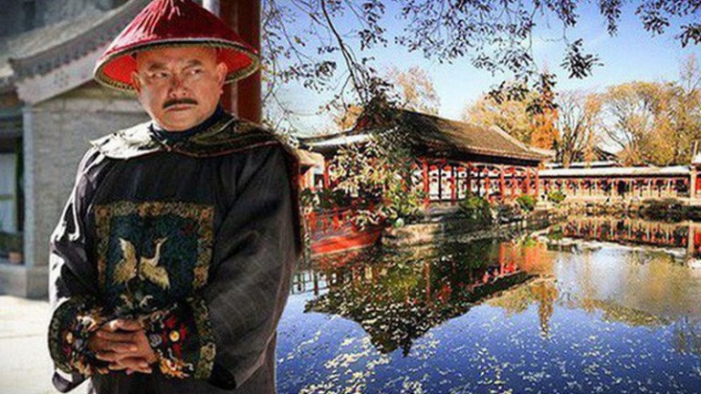 Đại quan tham Hòa Thân: Mê mẩn vợ Tây, biến con gái nuôi thành người tình