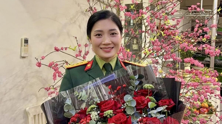 Ngôi sao bóng chuyền nữ Việt Nam mang quân hàm thượng tá thông báo 'toàn thân hết độc...'