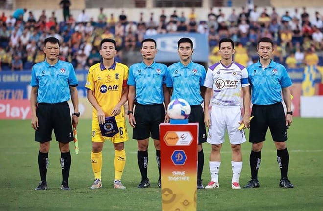 Hà Nội FC gửi công văn tố bị trọng tài xử ép tại sân Vinh