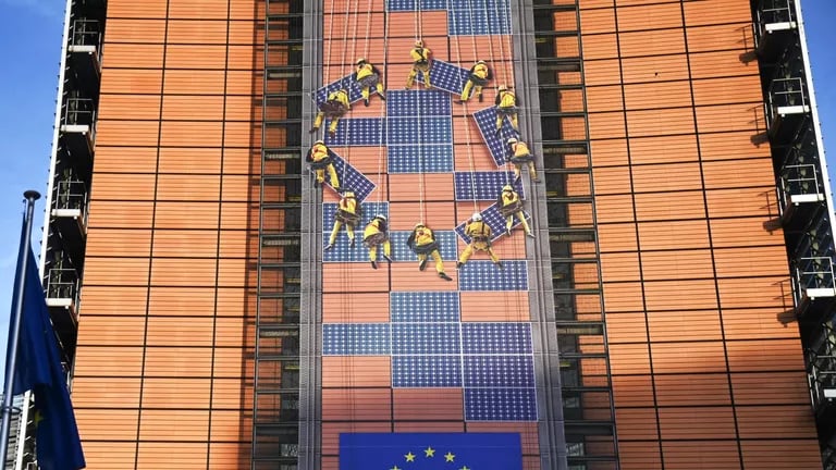 'Họ mất trí rồi', Đại tá Mỹ phẫn nộ vì kế hoạch đen tối của EU về Ukraine
