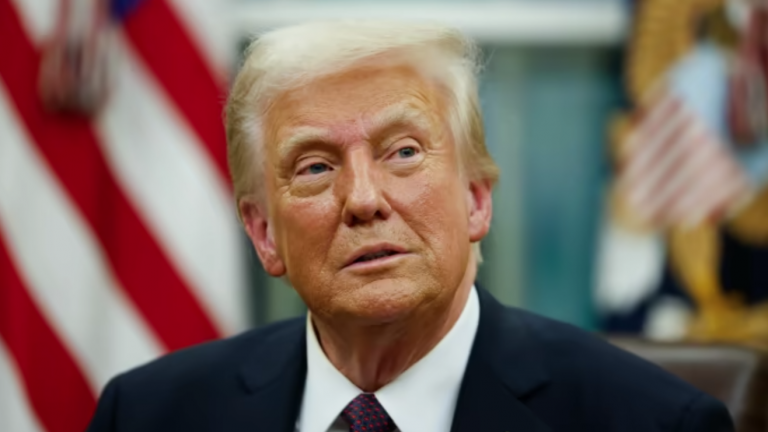 NYT: Ông Trump từ chối ủng hộ trừng phạt Nga vì muốn ký thỏa thuận kinh doanh với ông Putin