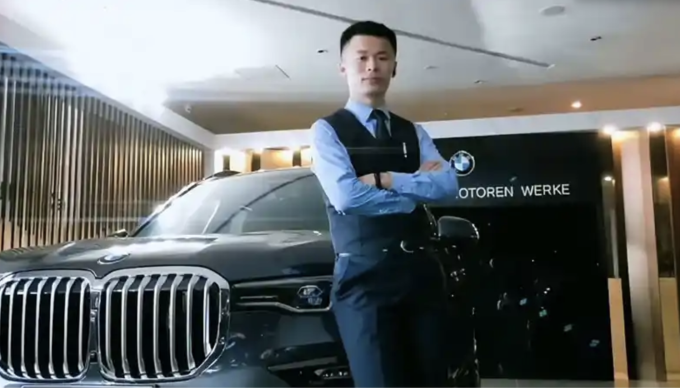 Chàng trai bán 255 xe BMW, kiếm hàng chục tỷ đồng trong một năm
