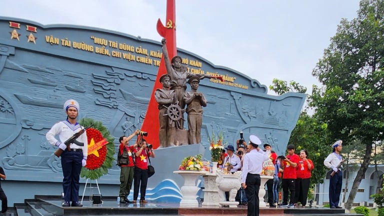 100 nhà báo đến Trường Sa dịp kỷ niệm 100 năm Ngày Báo chí cách mạng Việt Nam