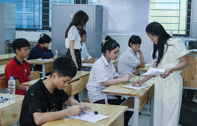 Chỉ đạo của Chủ tịch Hà Nội về kỳ thi tốt nghiệp THPT 2025, tuyển sinh 10 và 3 cấp 