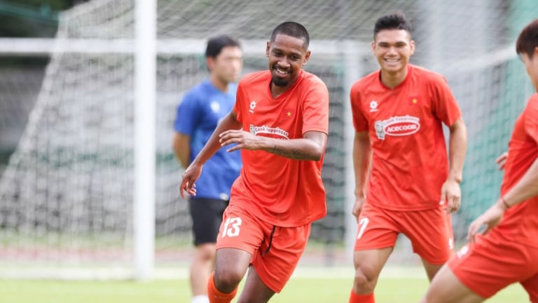Tin sáng (8/6): HLV Kim Sang-sik nhận tin vui về Cao Pendant Quang Vinh và 3 tân binh
