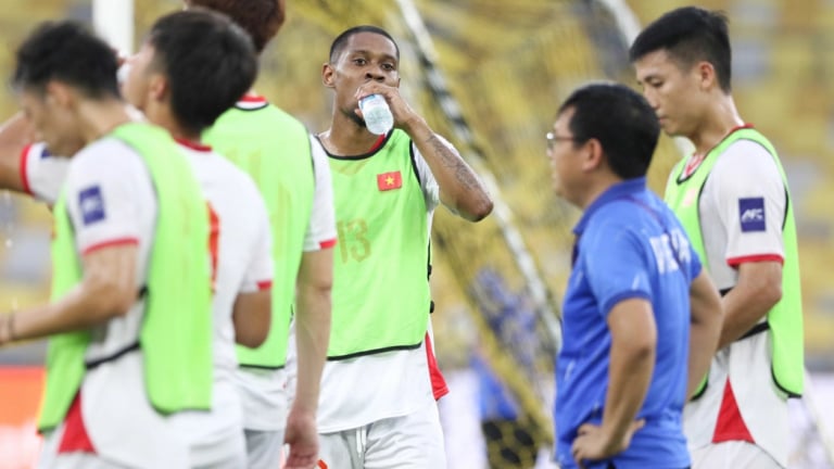 ĐT Việt Nam đạp cỏ sân Bukit Jalil