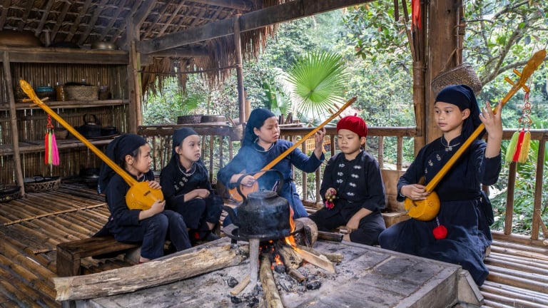 Chỉ có ở Việt Nam, một làng ở Thái Nguyên “ăn chung nồi cơm, tiêu chung túi tiền” kiểu gì mà trở nên giàu có, từng là đại diện duy nhất của Đông Nam Á nhận giải thưởng danh giá?