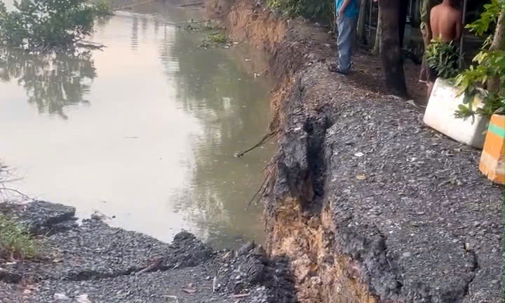 Vụ sạt lở đê sông Sài Gòn: 6 nhà người dân ở phía bên trong cách vị trí sạt lở khoảng 10 mét 