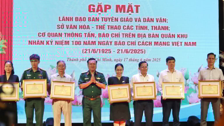  Hình ảnh người lính được lan toả mạnh mẽ nhờ ngòi bút người làm báo