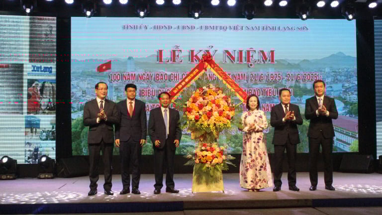 Lạng Sơn long trọng kỷ niệm 100 năm Ngày Báo chí cách mạng Việt Nam và vinh danh những đóng góp của đội ngũ những người làm báo